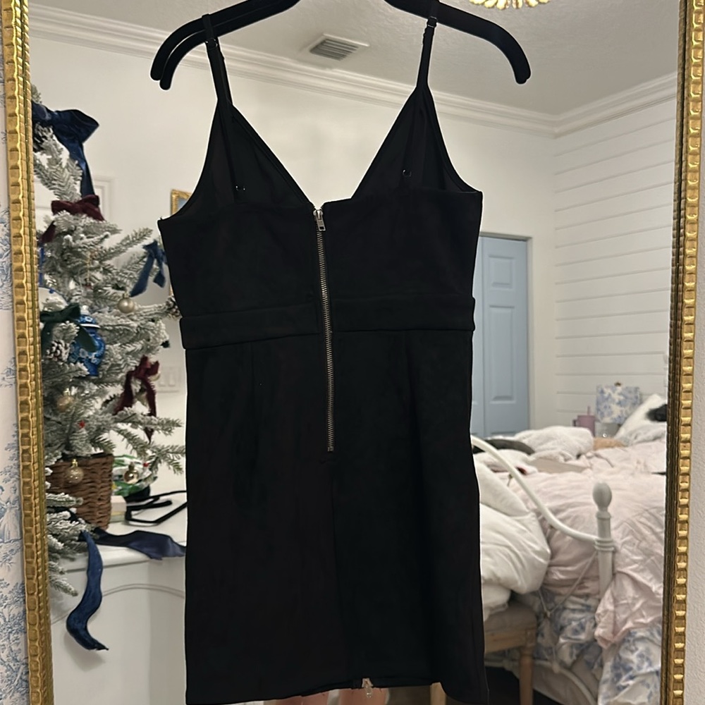 Fun dress - Picture 2 of 4